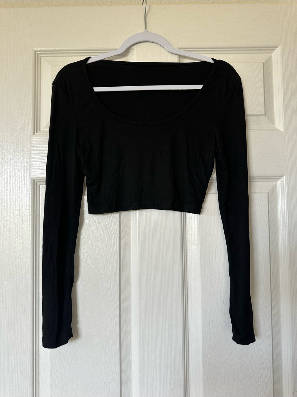 A.ming Long Sleeve Scoop Neck Crop Top